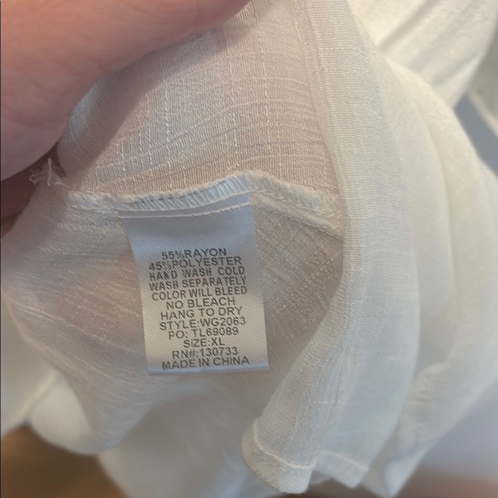 Umgee women’s white top. XL - Picture 3 of 4